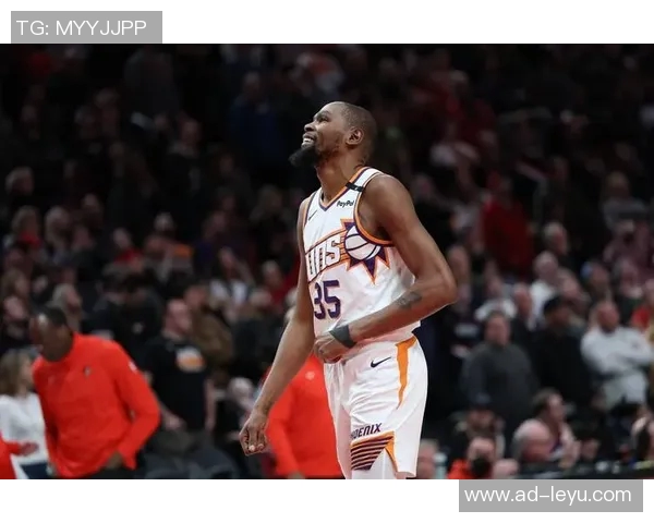 火箭队出征四连客战太阳勇士爵士两场登机照中未见杜兰特身影